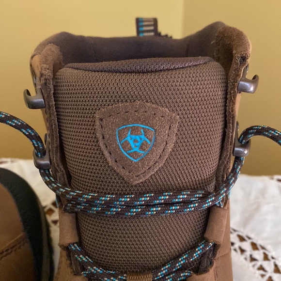 Price Cut! NWT Ariat Skyline H20 lace up waterproof boots Brown/teal. Womens 10. - Picture 7 of 12